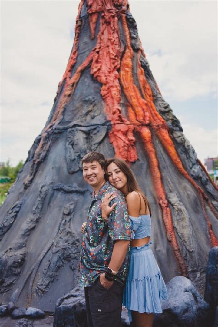 Brad and Kelsi getting engaged at the New York City Pokémon GO Fest