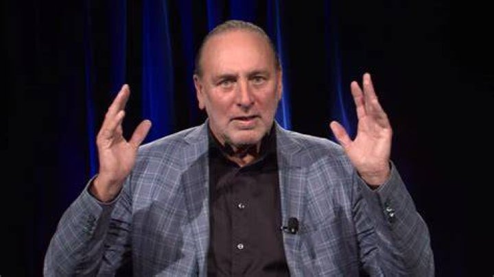 Brian Houston resign