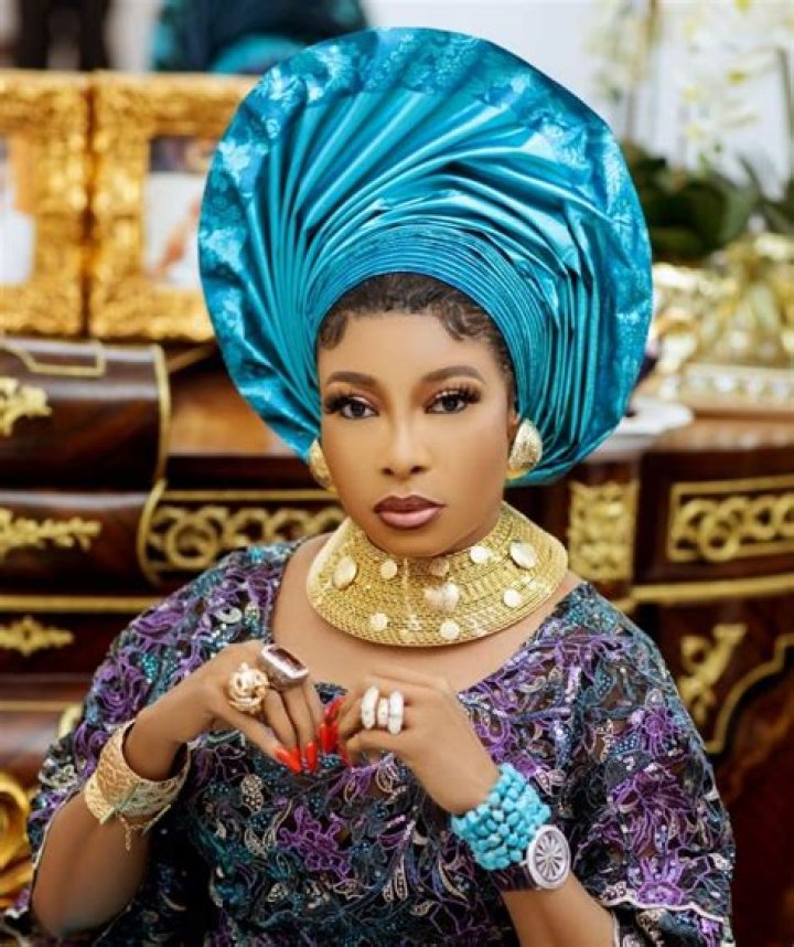 Lizzy Anjorin instagram Lizzy Anjorin instagram