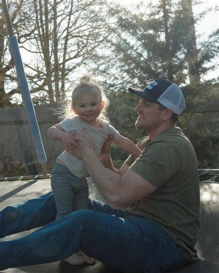 mandy hansen early life