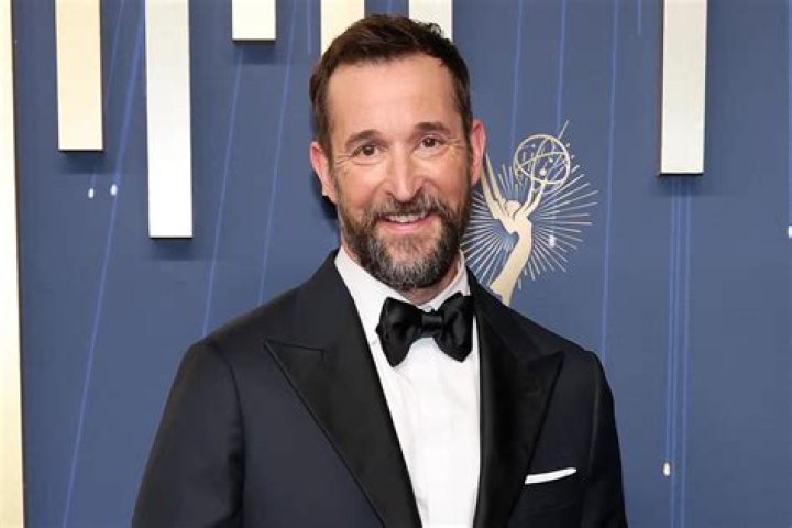 Noah Wyle and his current wife,Sara Wells Noah Wyle and his current wife,Sara Wells
