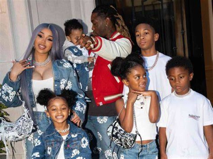 Offset with his 4 kids