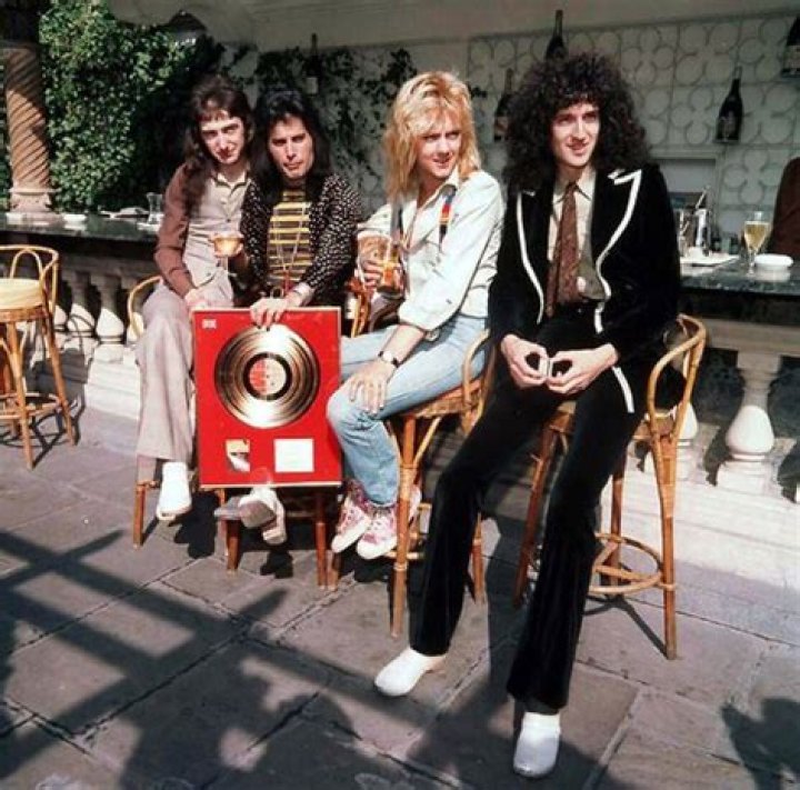 Queen - More Of That Jazz /// BASS LINE [Play Along Tabs] - jazz bass music tabs
