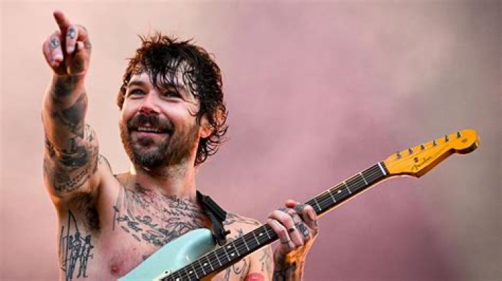 Simon Neil Simon Neil