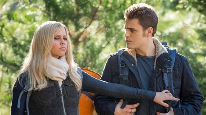 The Vampire Diaries - Down - songs from vampire diaries season 3