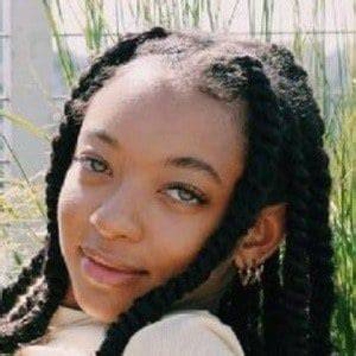 Zolee Griggs Age, Height, Wiki, Parents, Bio, Birthday, BF 1 Zolee Griggs Age